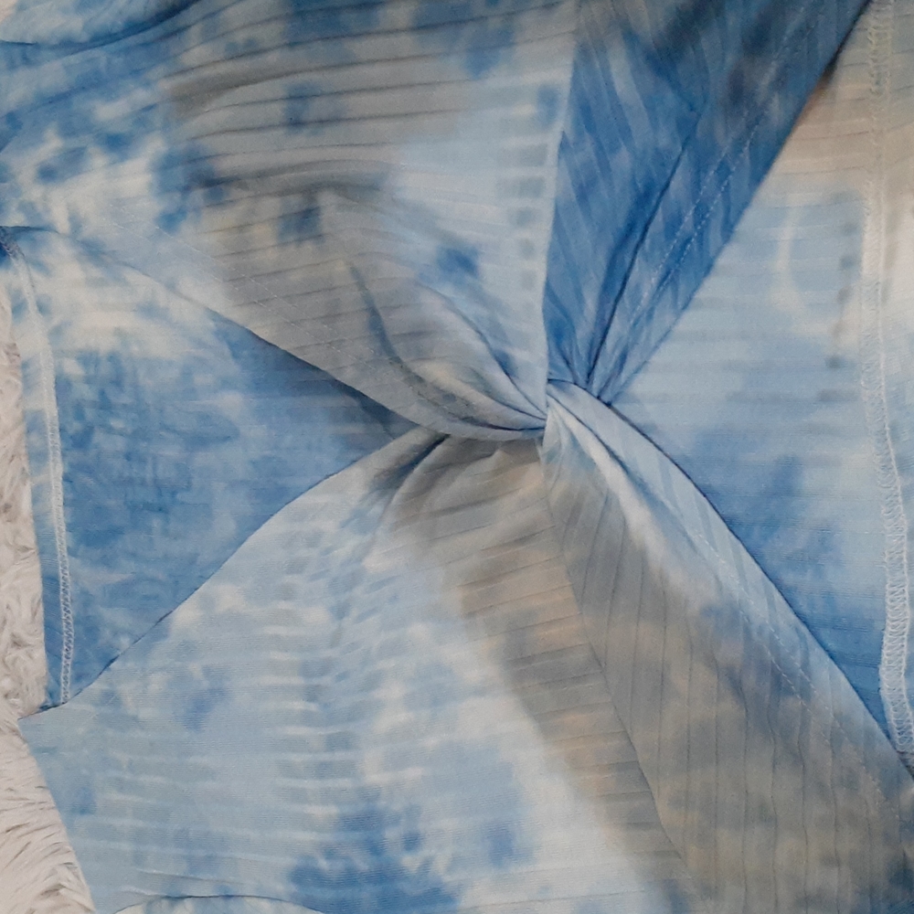 Crop top - Picture 2 of 4